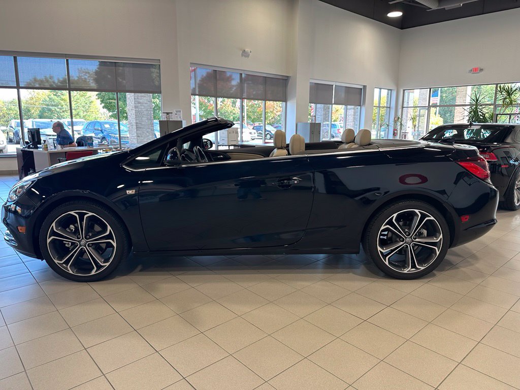 Used 2019 Buick Cascada Premium FWD image 2