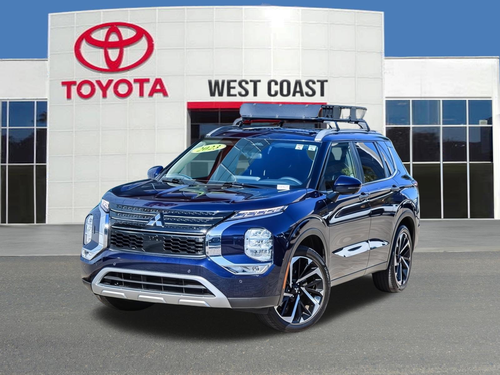 Used 2023 Mitsubishi Outlander SE AWD/4WD image 1