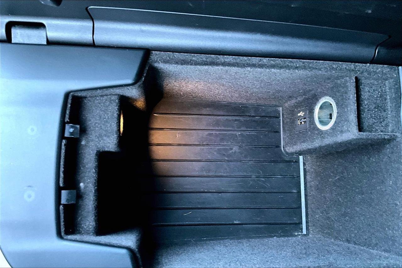 Used 2018 BMW 540i xDrive 540i xDrive w/ M Sport Package image 16