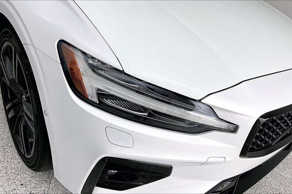 Certified 2023 Volvo S60 B5 Plus w/ Climate Package AWD/4WD image 39