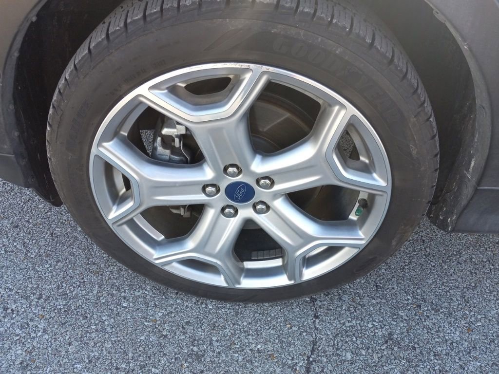 Used 2019 Ford Escape Titanium image 16