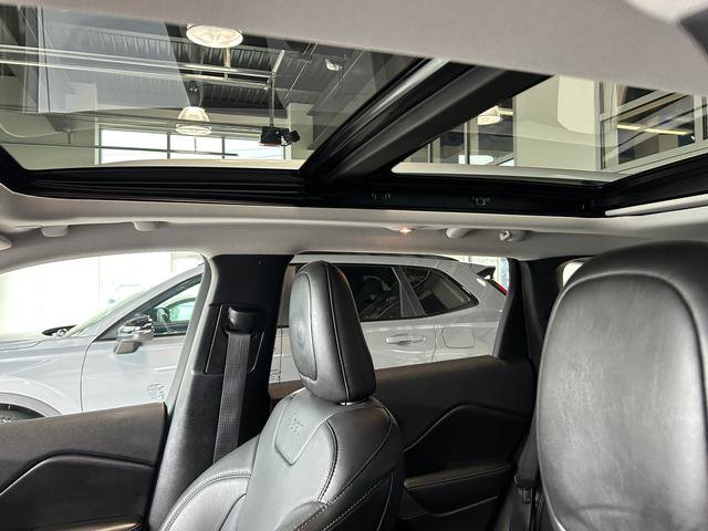 Used 2020 Jeep Cherokee Limited AWD/4WD image 16