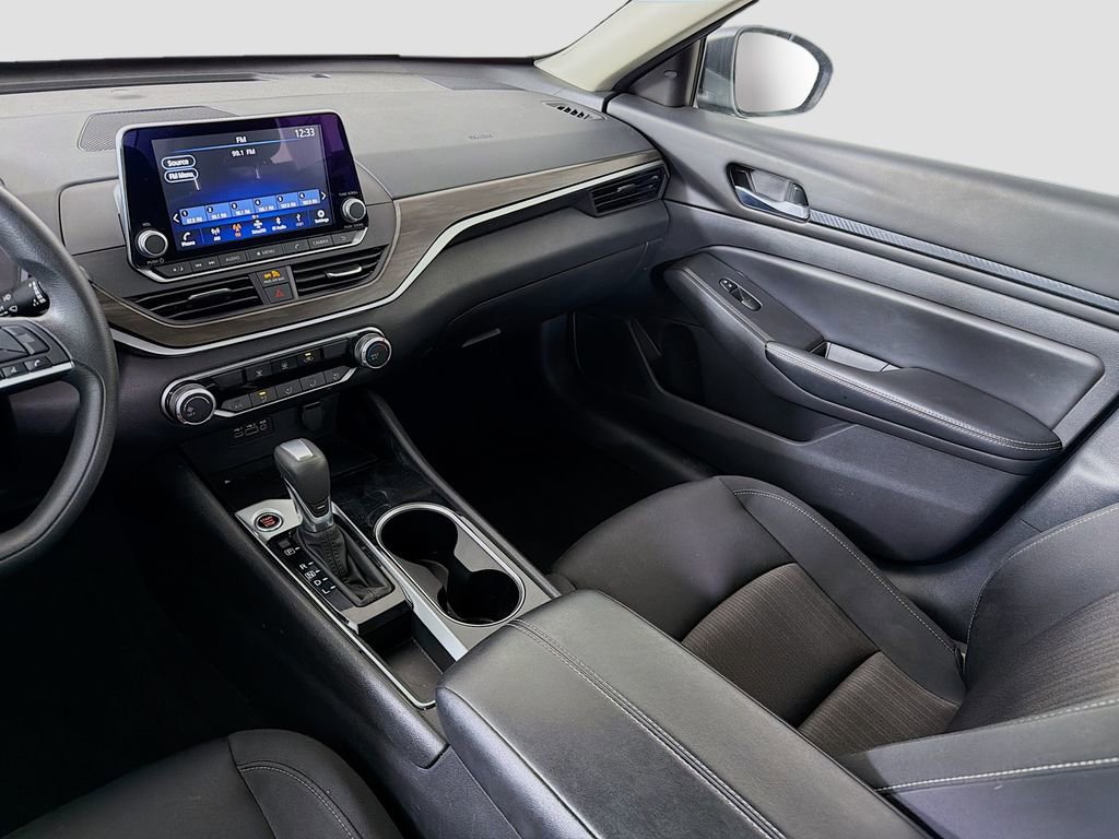 Used 2024 Nissan Altima 2.5 SV image 24