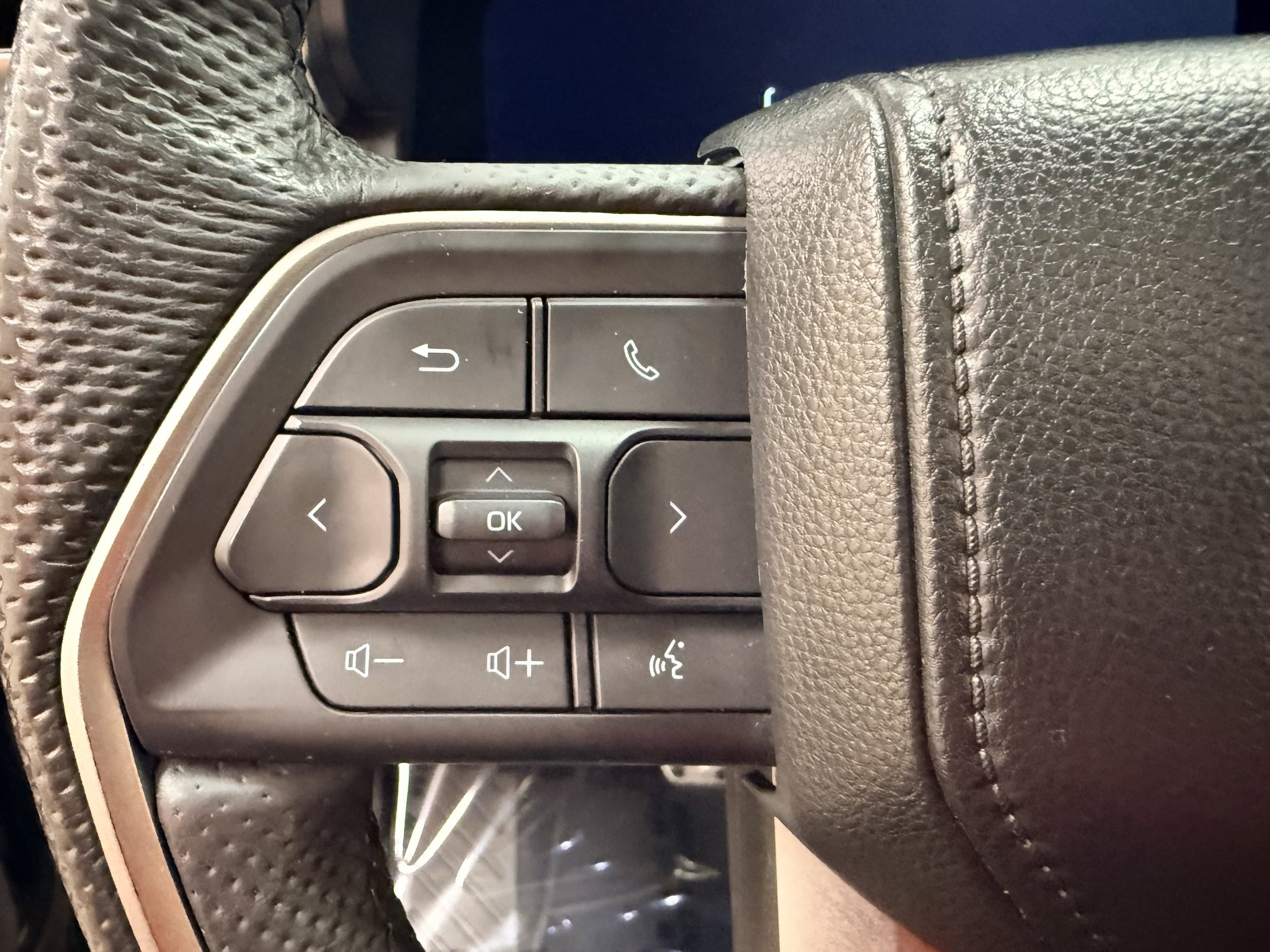 Used 2024 Toyota Tacoma TRD Sport w/ TRD Sport Premium Package AWD/4WD image 32