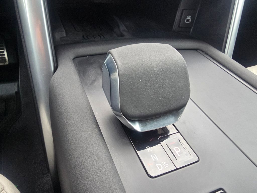 Used 2023 Land Rover Discovery S R-Dynamic image 26