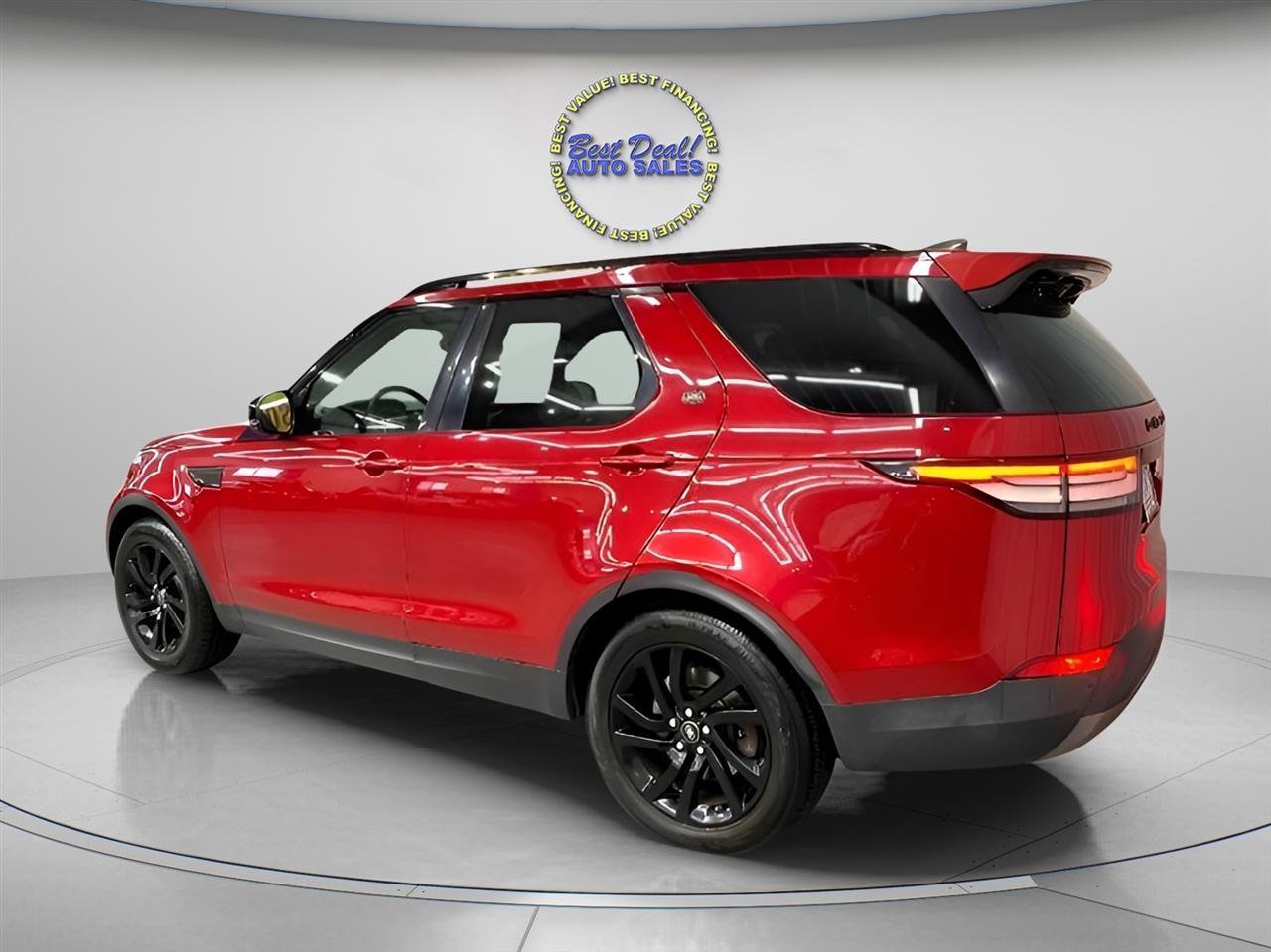 Used 2017 Land Rover Discovery SE AWD/4WD image 4