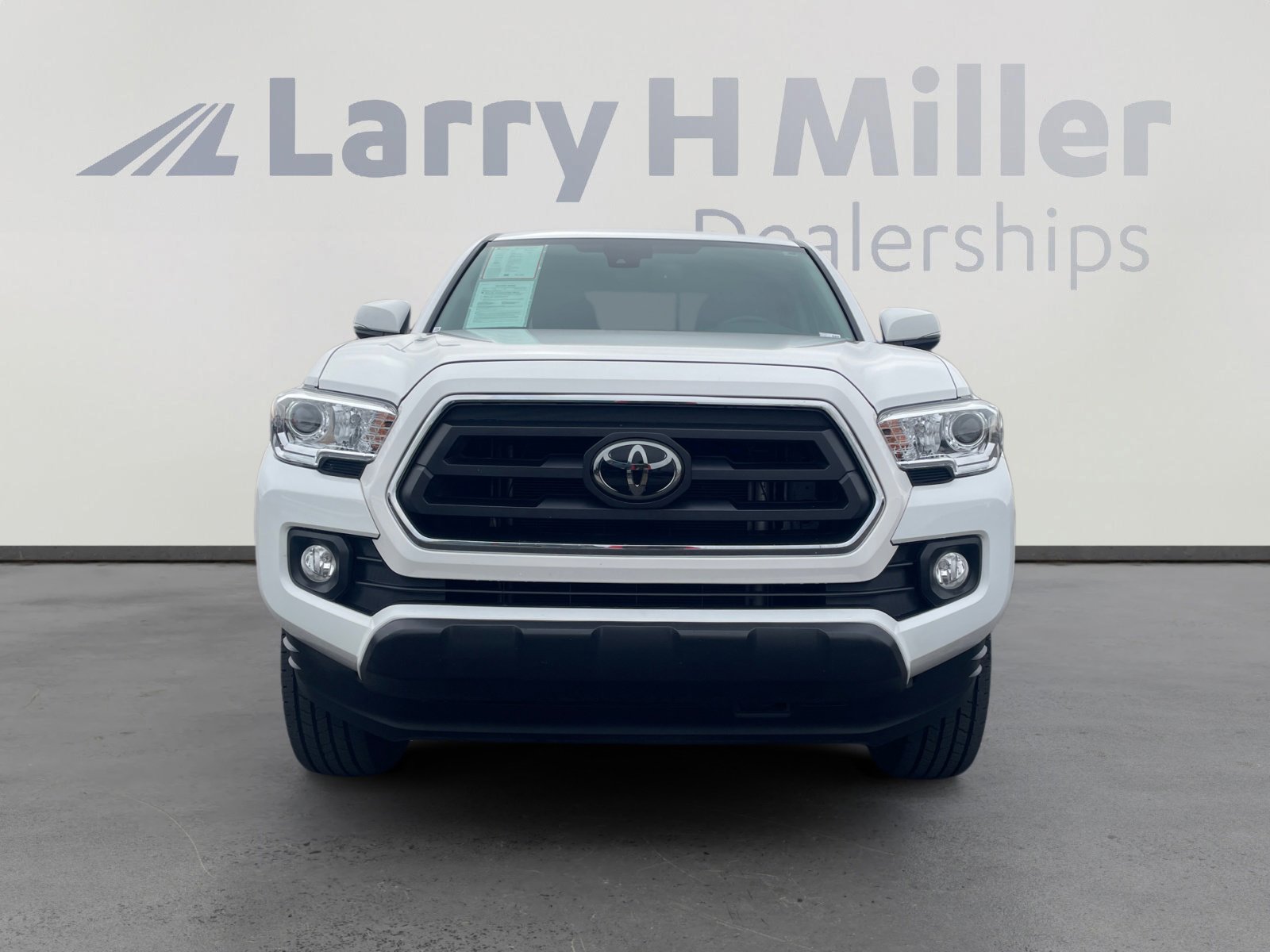 Certified 2022 Toyota Tacoma SR5 w/ Technology Package image 8