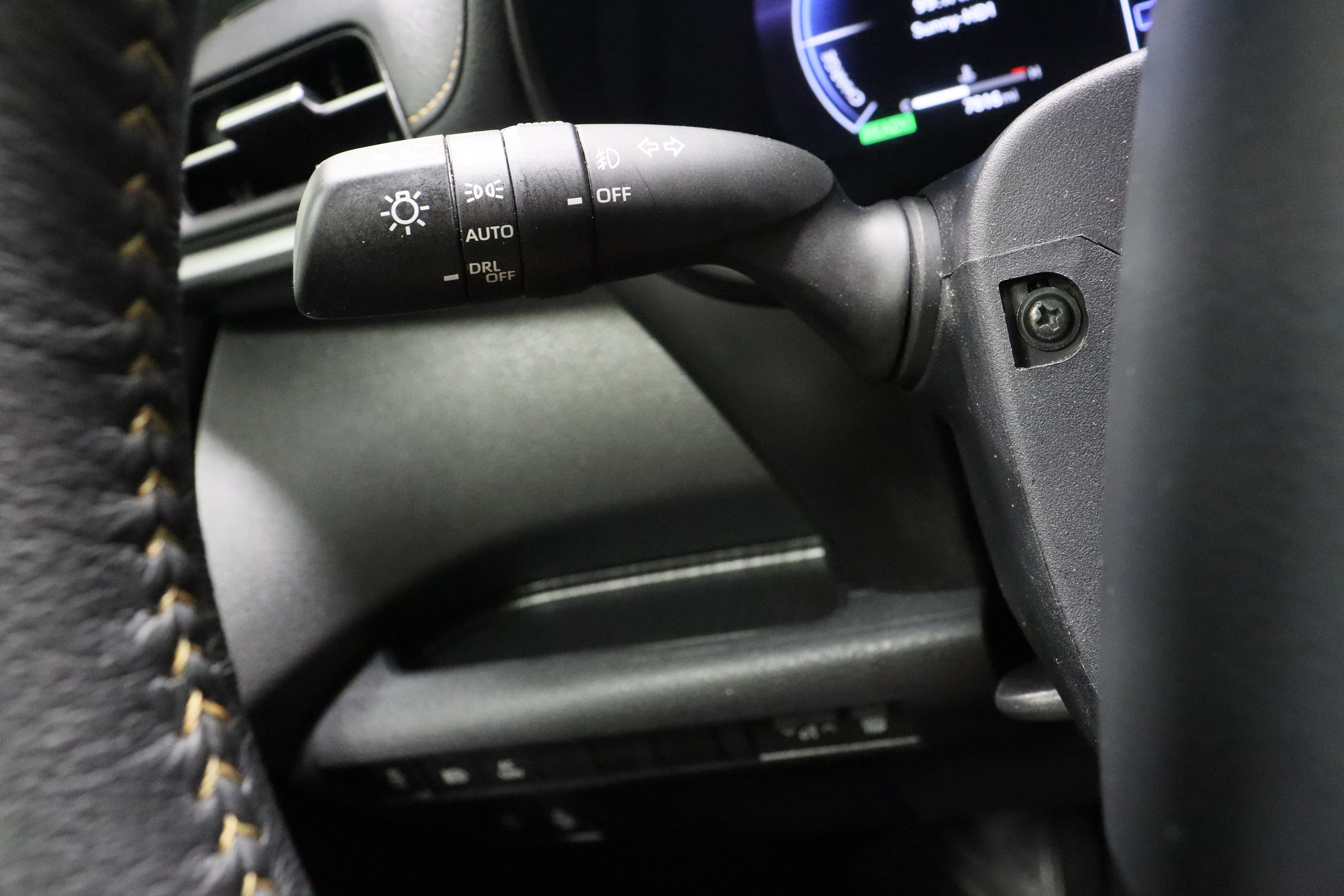 Used 2025 Toyota Sienna XLE Woodland Edition image 27