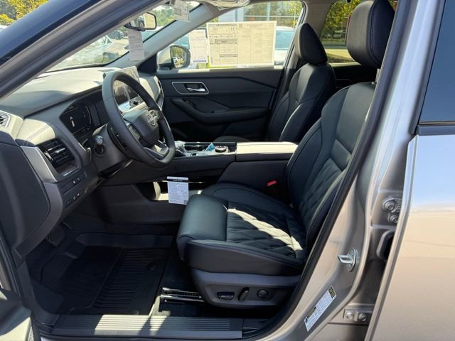 New 2026 Nissan Rogue Platinum image 17