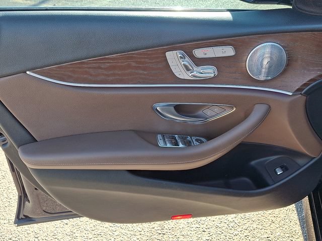 Used 2017 Mercedes-Benz E 300 image 8