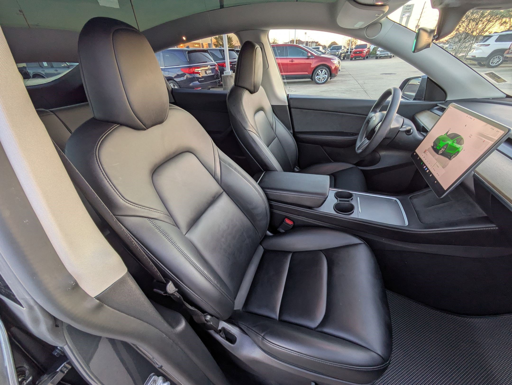 Used 2022 Tesla Model Y Long Range image 31