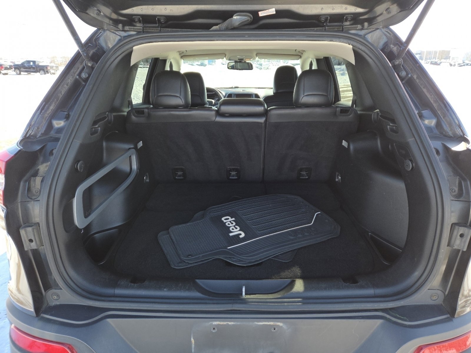 Used 2015 Jeep Cherokee Trailhawk image 18