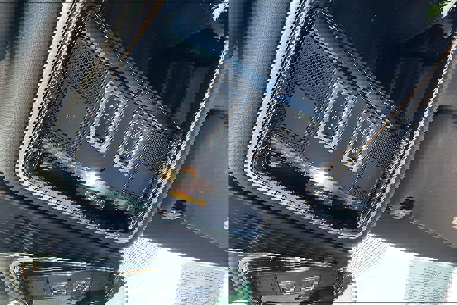 Used 2023 Land Rover Range Rover Velar R-Dynamic S image 39