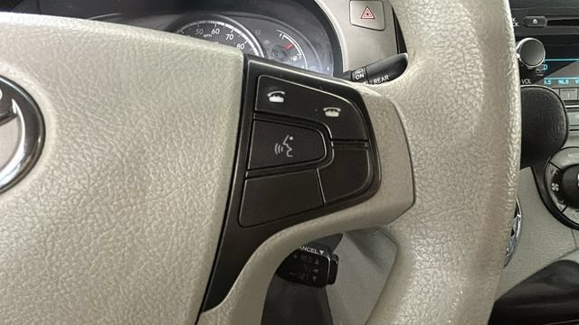 Used 2014 Toyota Sienna LE AWD/4WD image 16