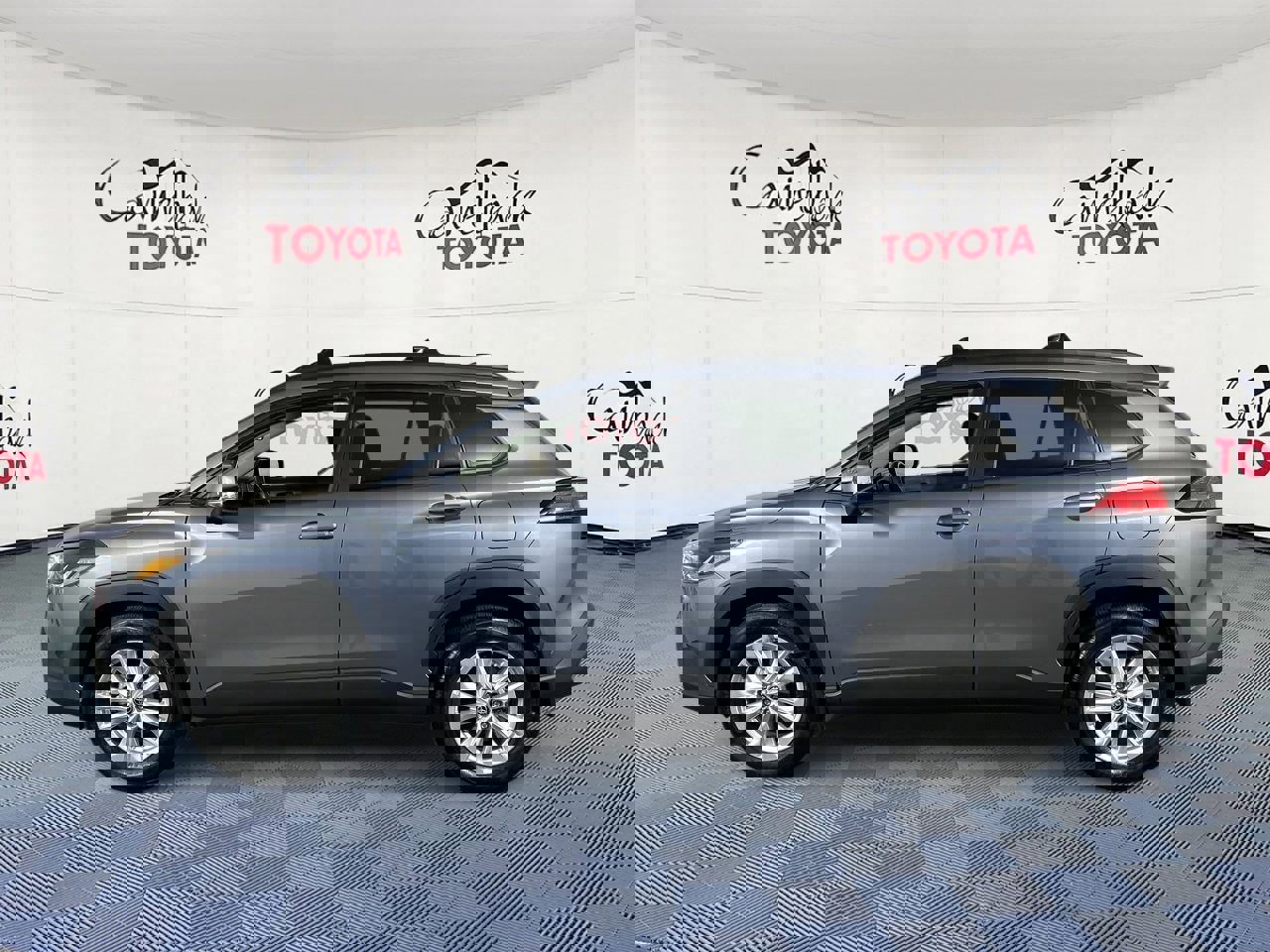 Used 2023 Toyota Corolla Cross LE image 4