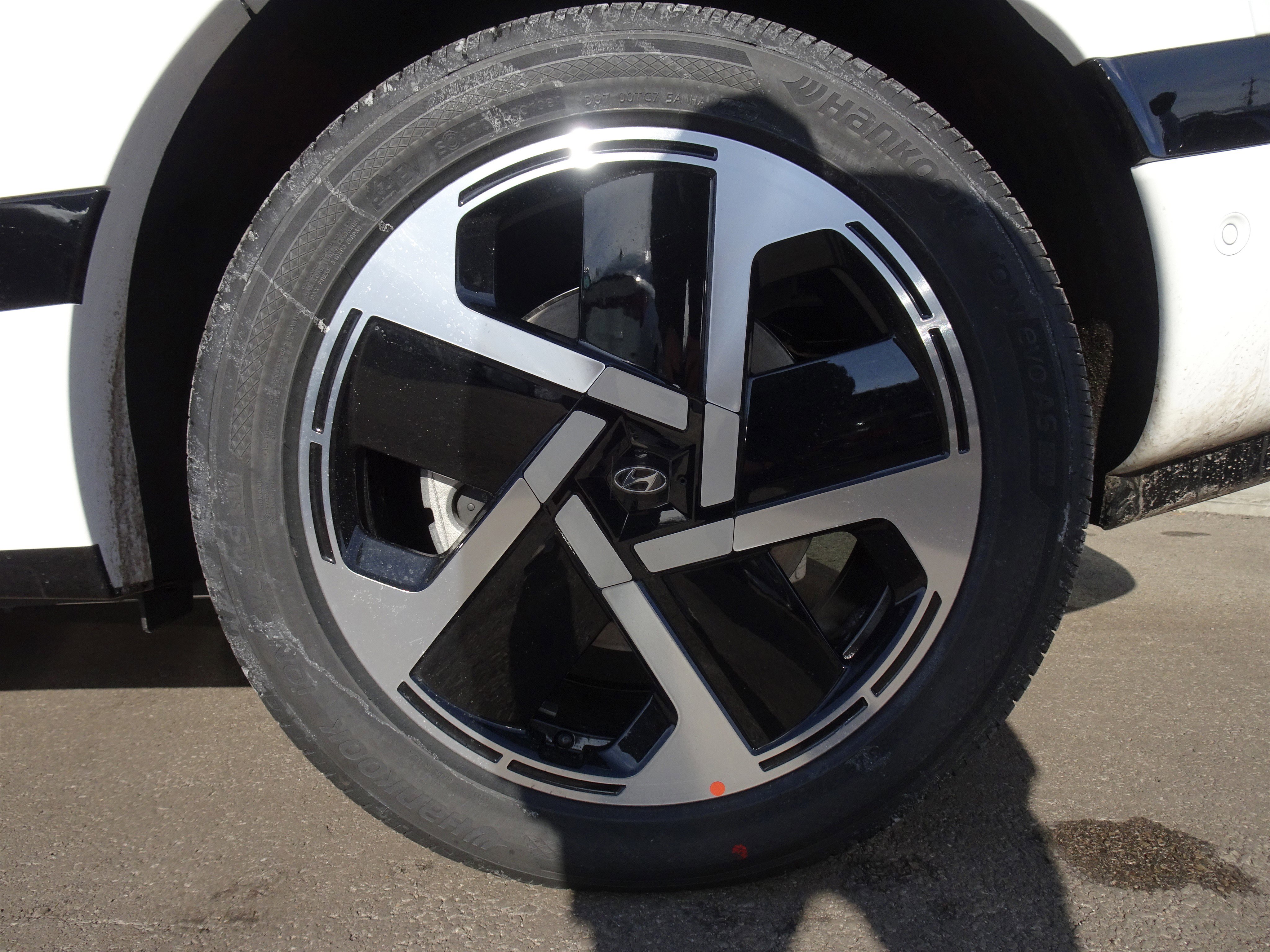 New 2026 Hyundai Ioniq 9 Calligraphy image 21