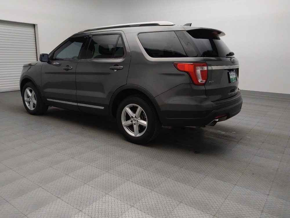 Used 2018 Ford Explorer XLT FWD image 5