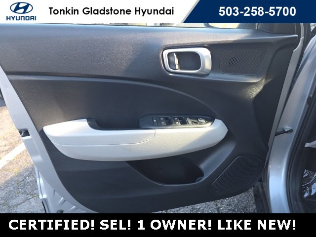 Certified 2025 Hyundai Venue SEL image 8