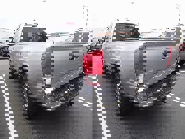 Used 2017 Toyota Tacoma SR5 w/ Tow Package image 10