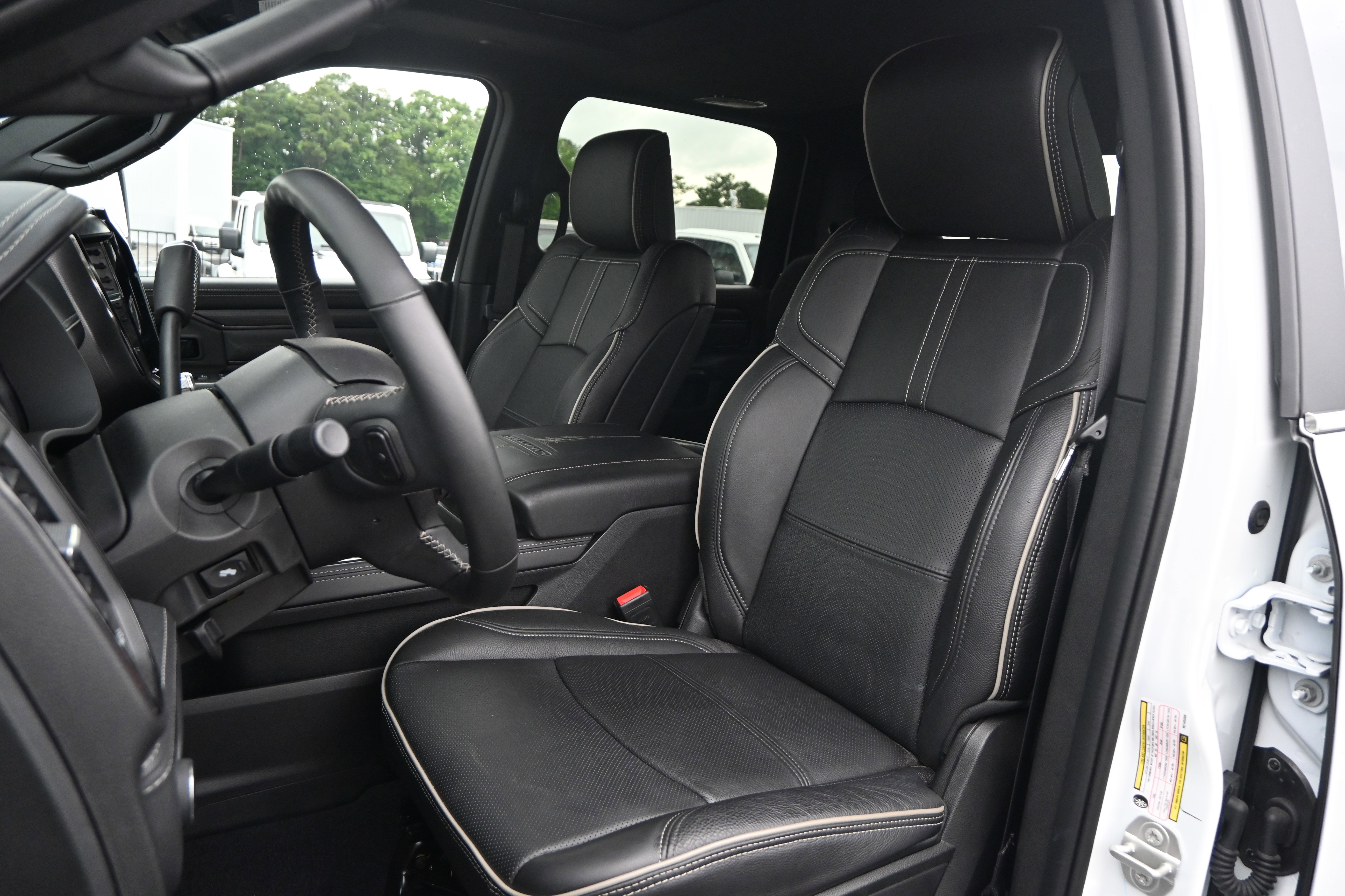 Used 2024 RAM 2500 Limited AWD/4WD image 12