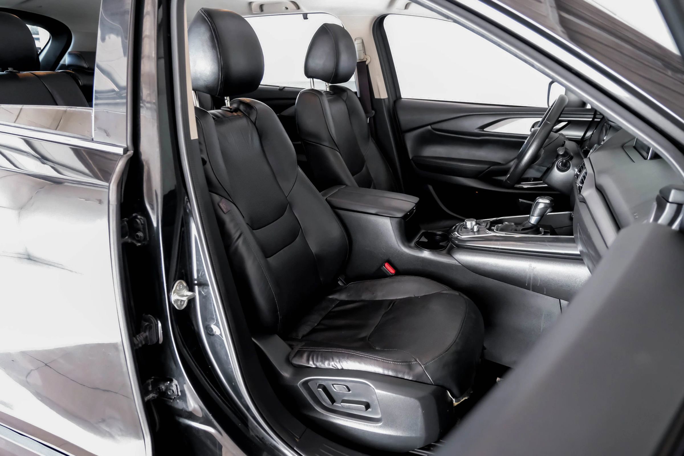 Used 2018 MAZDA CX-9 Touring w/ Touring Premium Package image 32