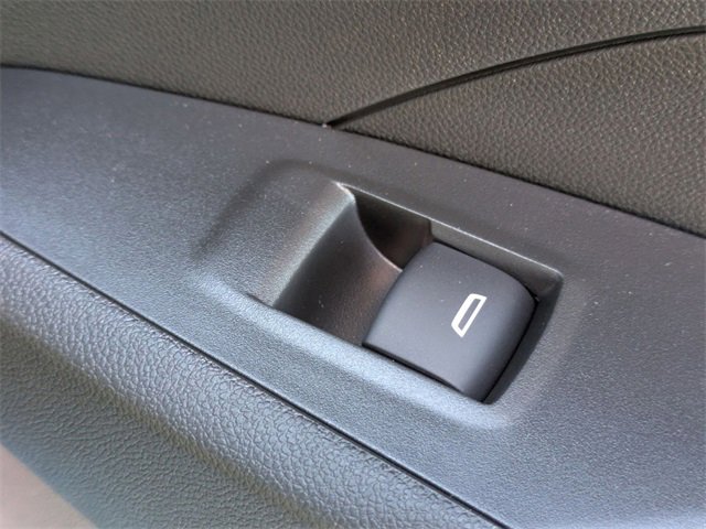 New 2026 Chevrolet Trax RS w/ Sunroof Package image 32