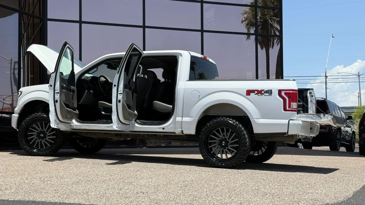 Used 2017 Ford F150 XL w/ Equipment Group 101A Mid AWD/4WD image 29