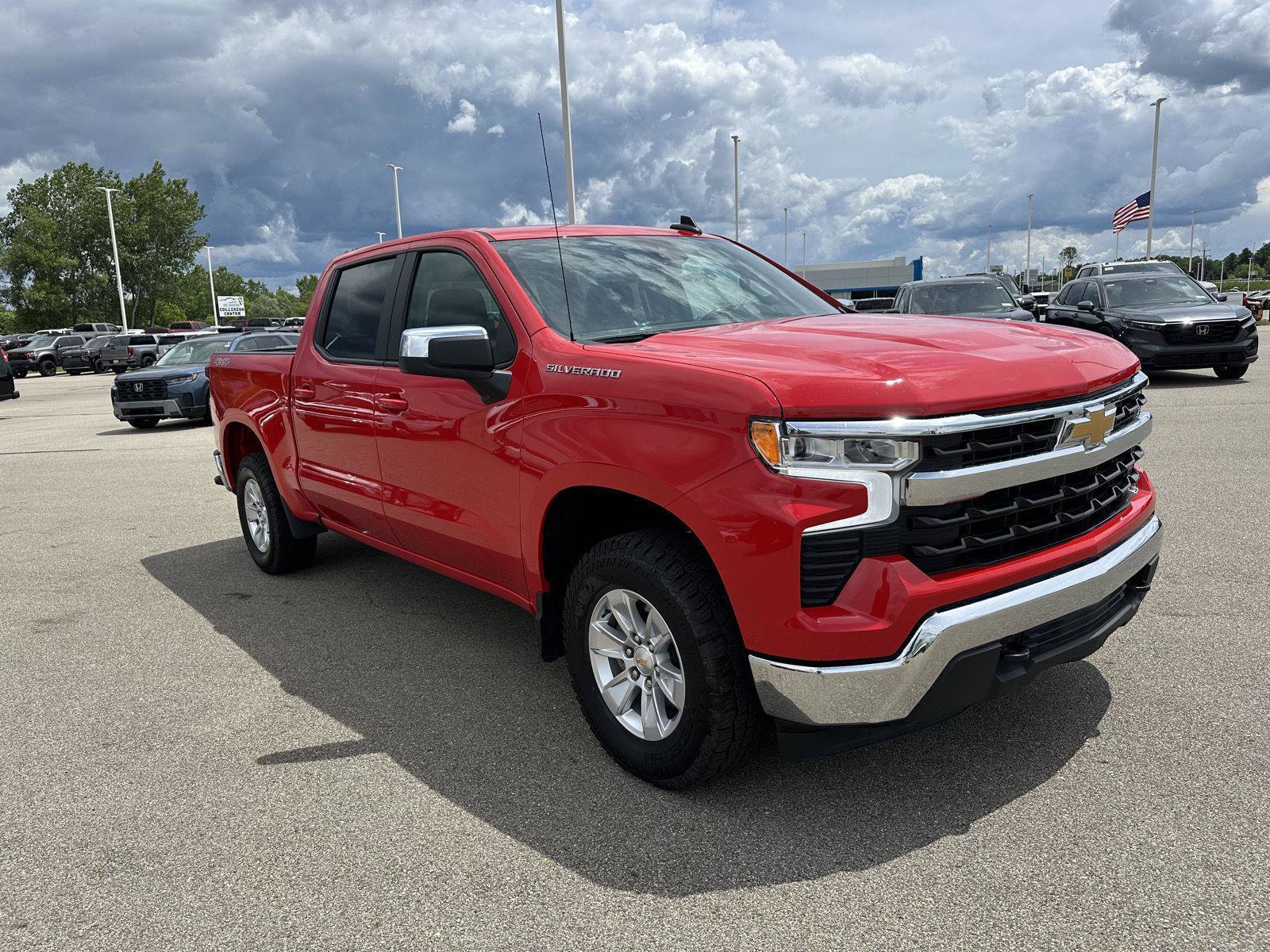 Used 2025 Chevrolet Silverado 1500 LT AWD/4WD image 10