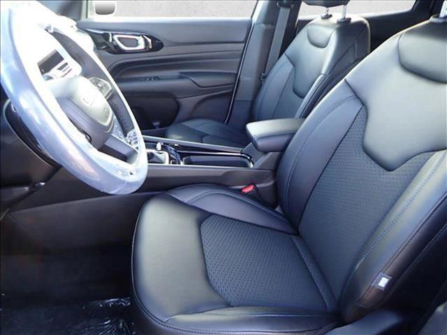 New 2026 Jeep Compass Latitude w/ Sun and Sound Group AWD/4WD image 12