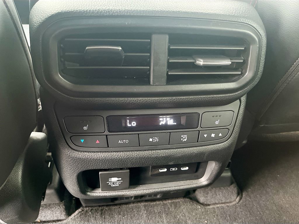 Used 2025 Honda Pilot Black Edition image 27