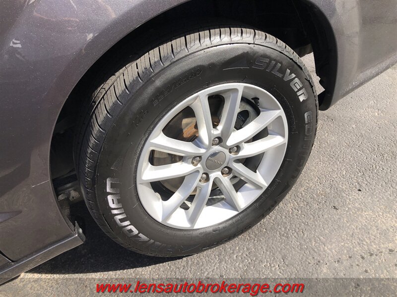 Used 2018 Dodge Grand Caravan SXT FWD image 22