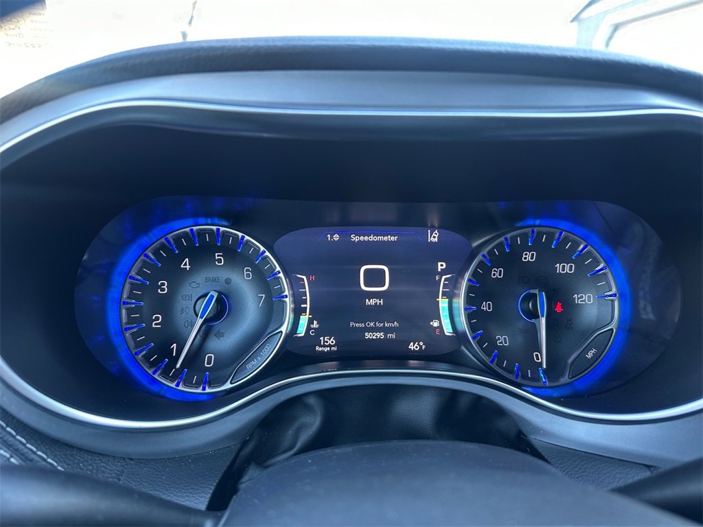 Certified 2025 Chrysler Pacifica Limited image 18