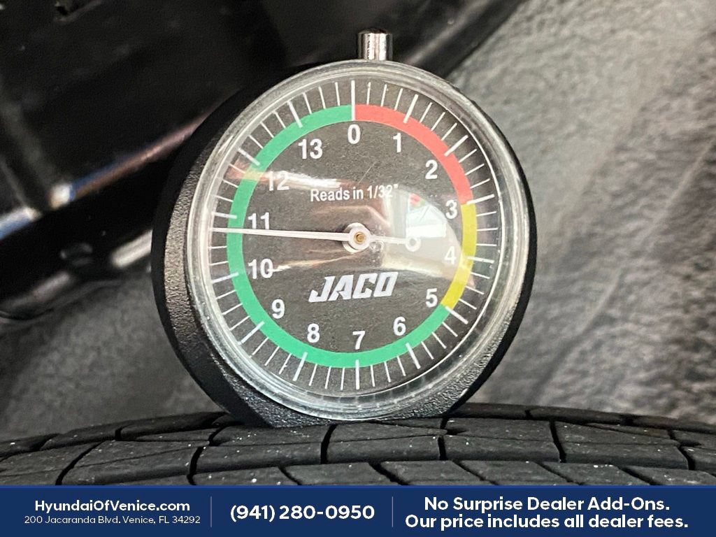 Certified 2026 Hyundai Venue SEL FWD image 8