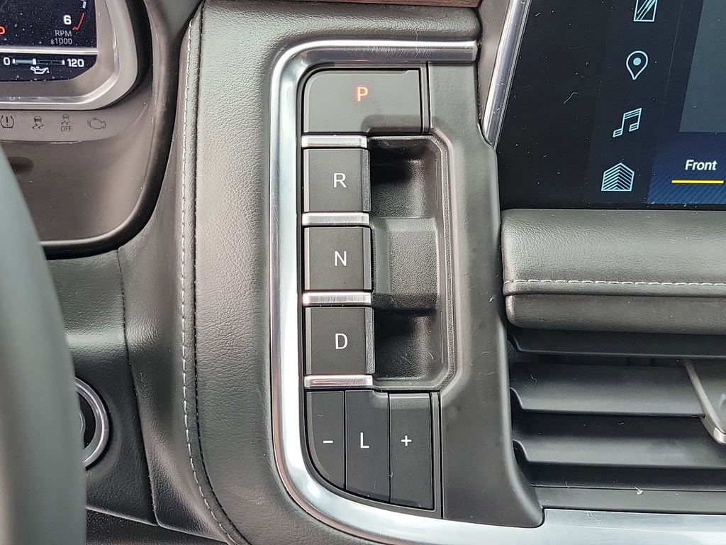 Used 2023 Chevrolet Suburban Z71 image 35