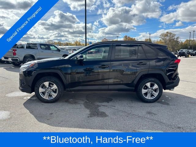 Used 2022 Toyota RAV4 XLE image 2