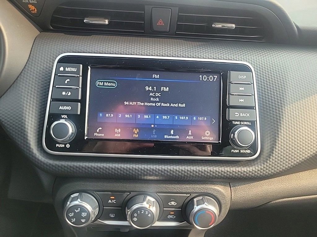 Used 2025 Nissan Kicks Play S image 12