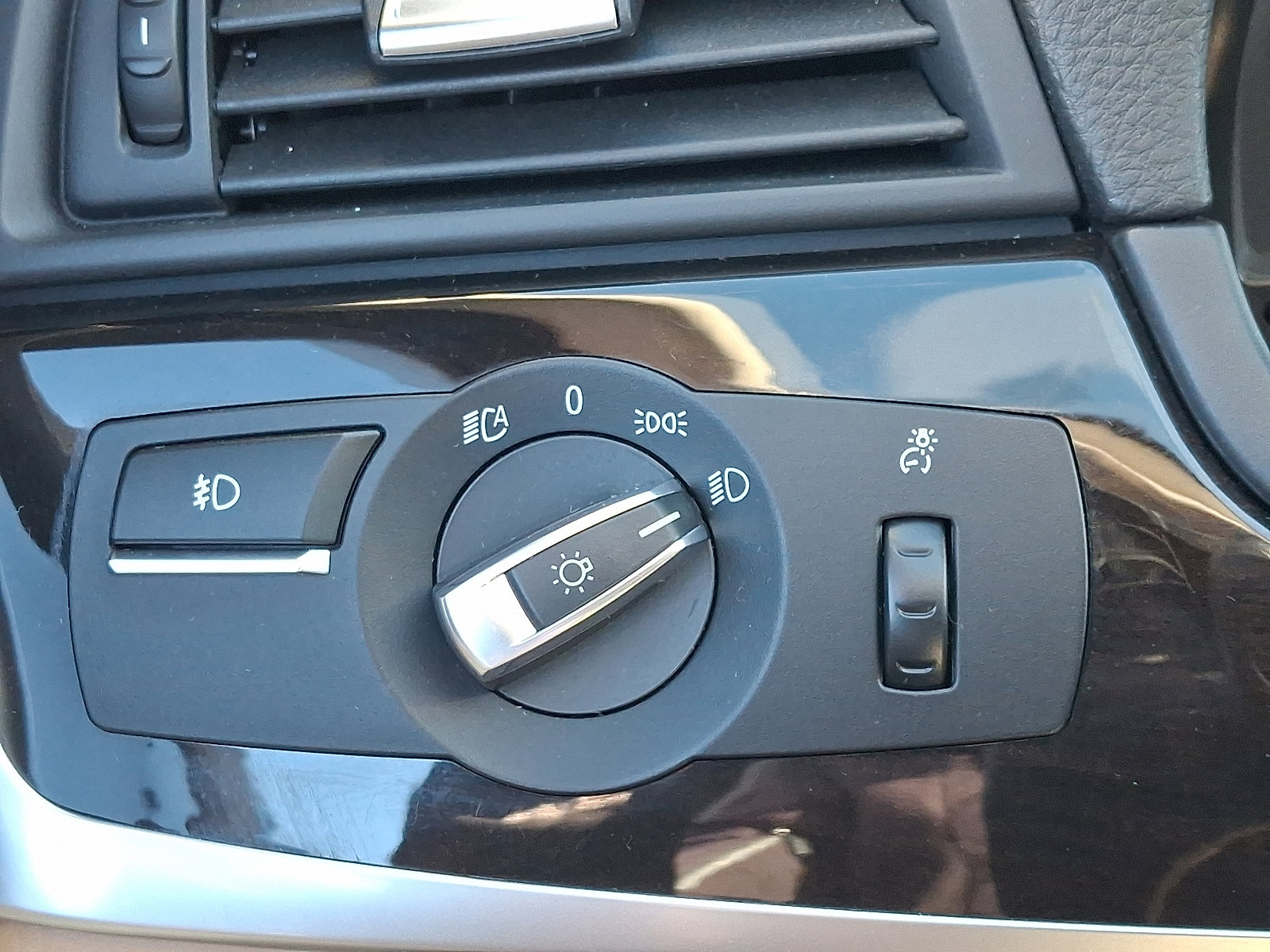 Used 2011 BMW 535i xDrive Sedan image 26