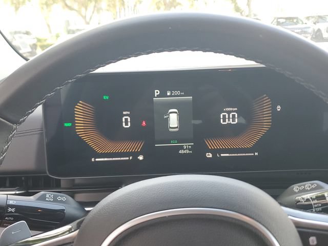 Certified 2025 Kia Carnival EX FWD image 24