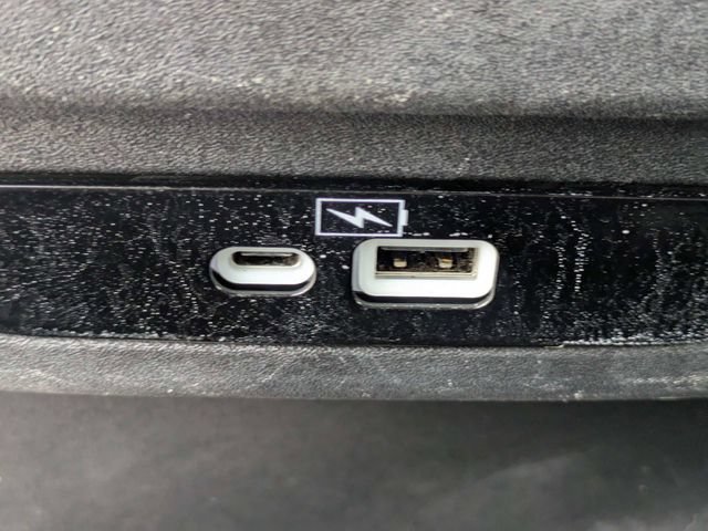 Used 2023 Chrysler Pacifica Touring-L FWD image 15
