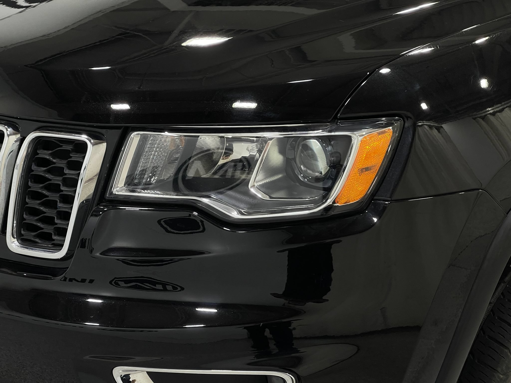 Used 2021 Jeep Grand Cherokee Laredo X AWD/4WD image 32