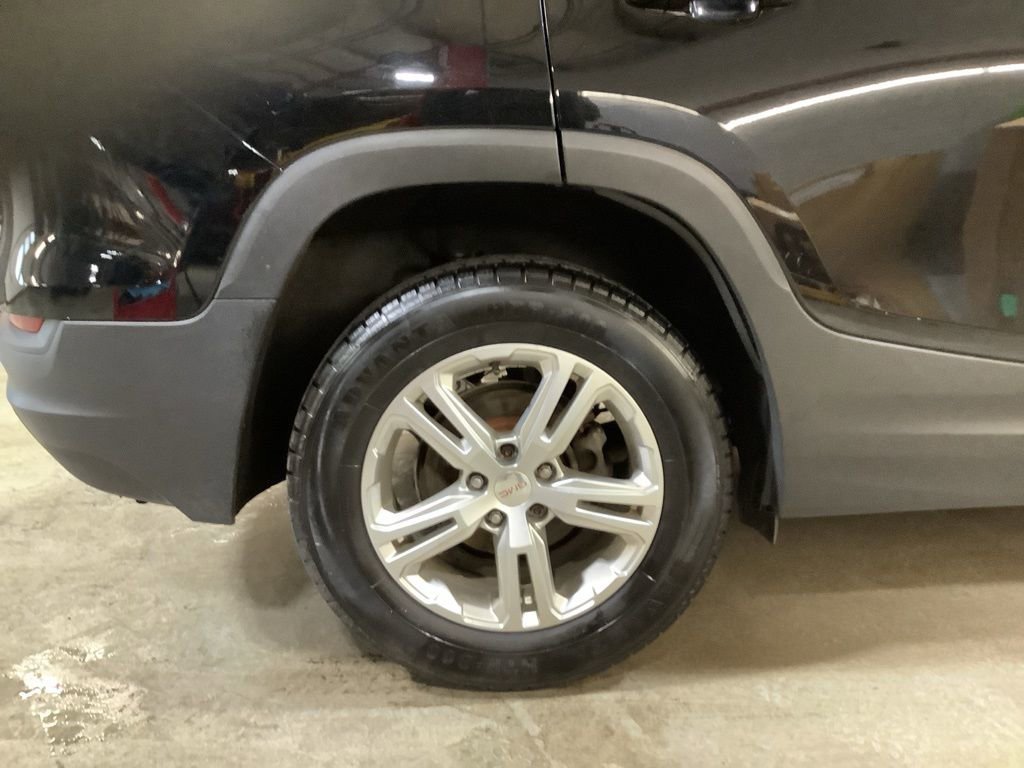 Used 2018 GMC Terrain SLE w/ Driver Convenience Package image 14