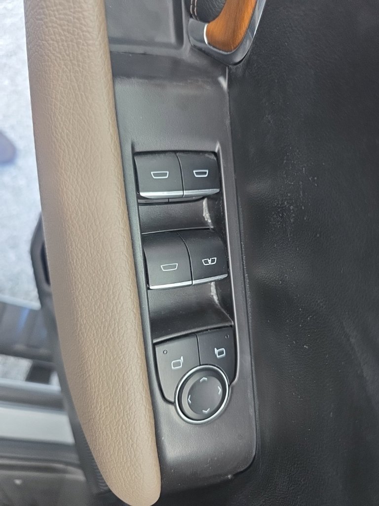 Used 2025 GMC Canyon Denali AWD/4WD image 34