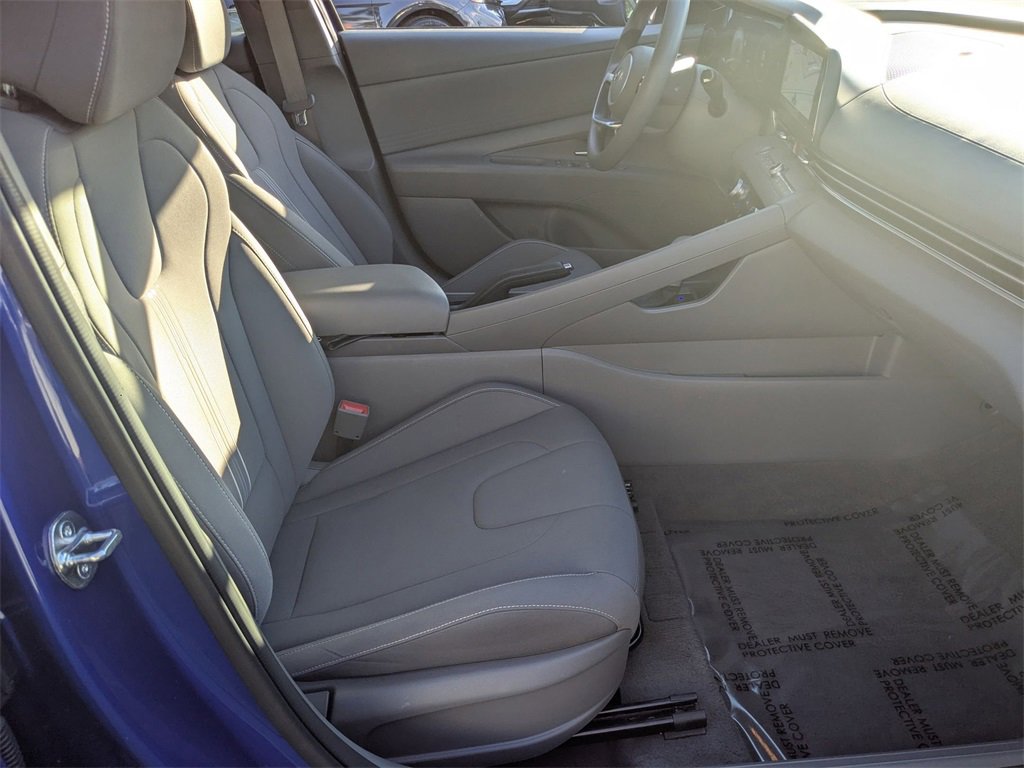 Used 2024 Hyundai Elantra SEL image 30