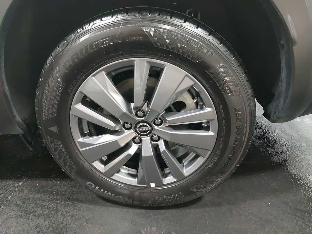 Used 2025 Nissan Pathfinder SV image 33