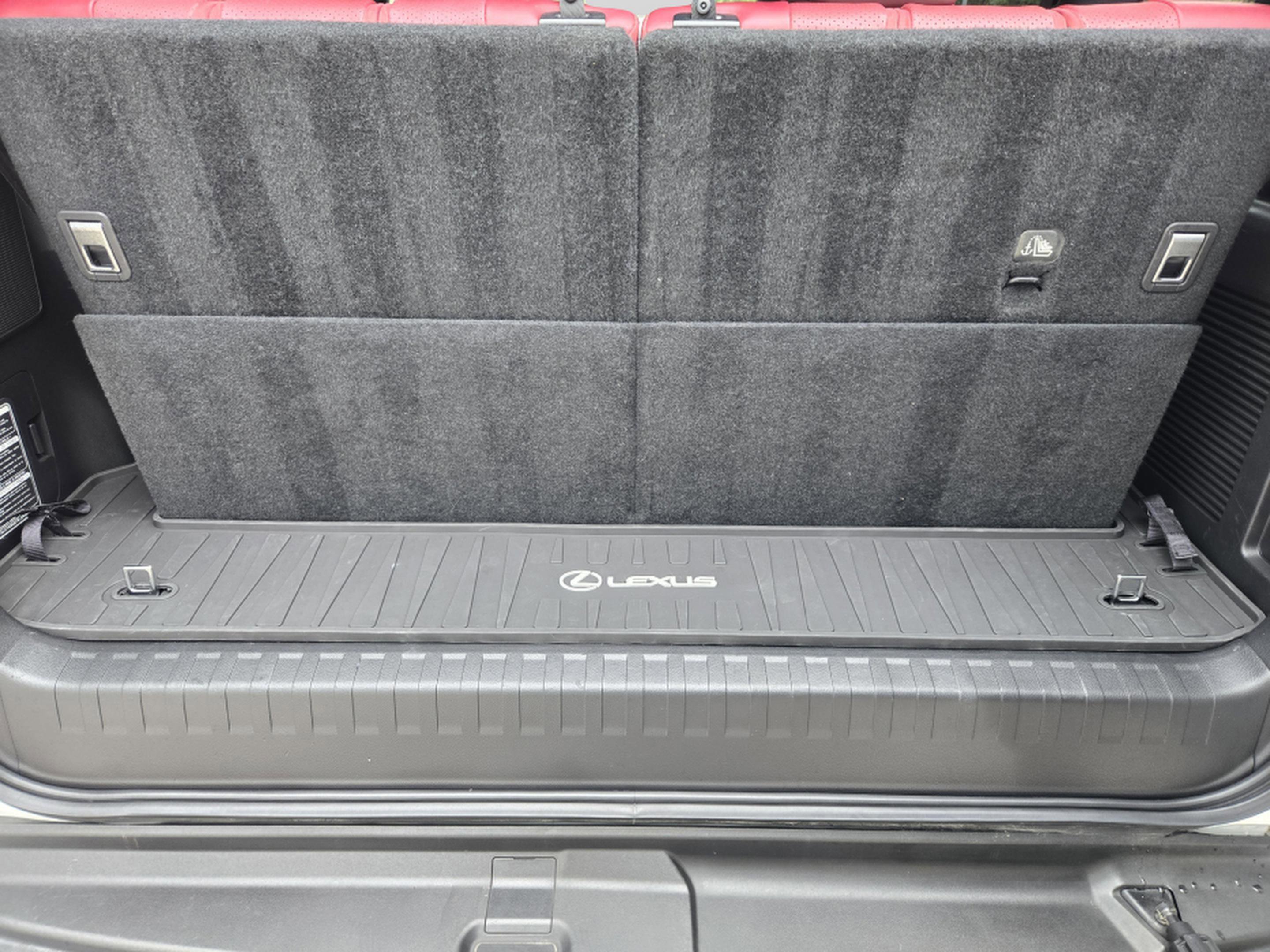 Certified 2021 Lexus GX 460 Luxury w/ Sport Design Package AWD/4WD image 32