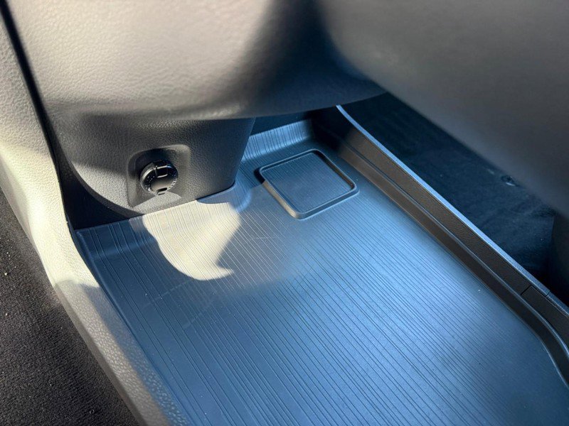 Used 2021 Toyota Sienna XLE image 30