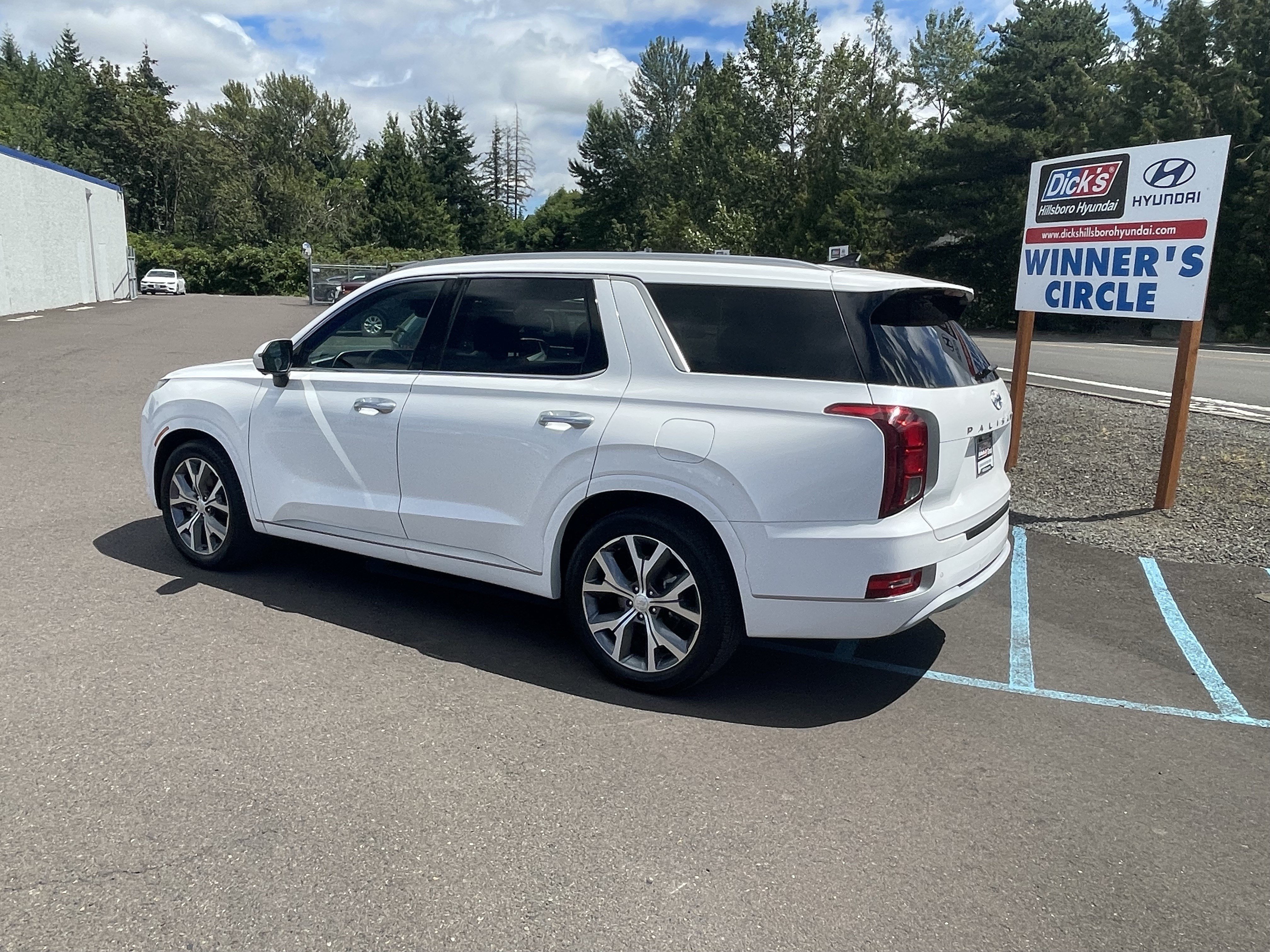 Used 2021 Hyundai Palisade Limited w/ Cargo Package AWD/4WD image 3