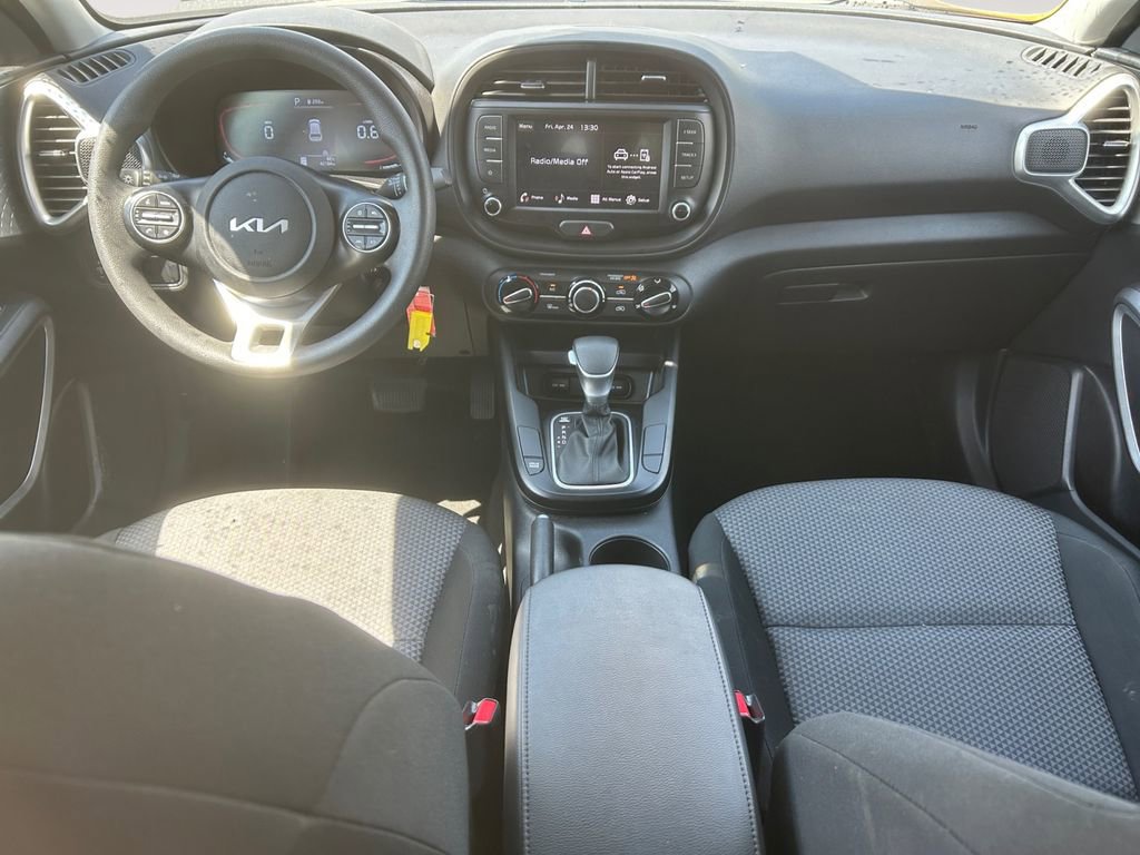 Used 2024 Kia Soul LX w/ Option Group 015 FWD image 10