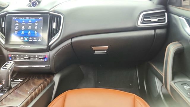Used 2019 Maserati Ghibli S Q4 AWD/4WD image 38