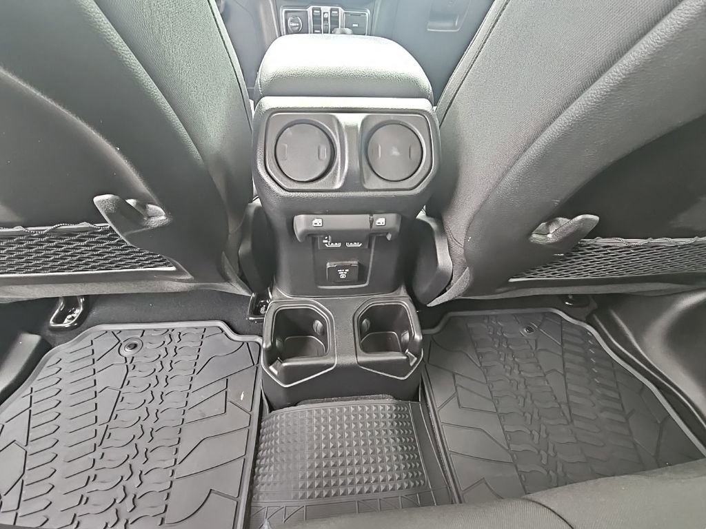 Used 2024 Jeep Gladiator Mojave w/ Safety Group AWD/4WD image 18